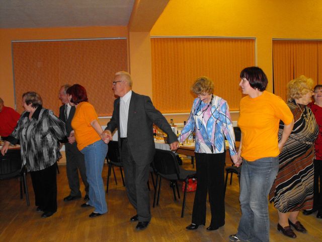 Jaunsātos lustējas pensionāri