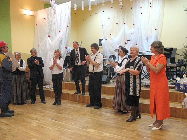 FOTO: Pūres pašdarbnieki gadu noslēdz ar vērienīgu koncertu