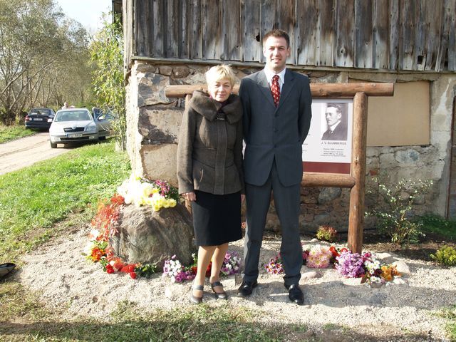 Atklāj piemiņas zīmi Praviņu un Degoles represētajiem