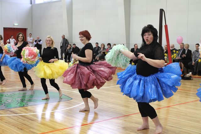 Sēmē atklāj jauno sporta zāli