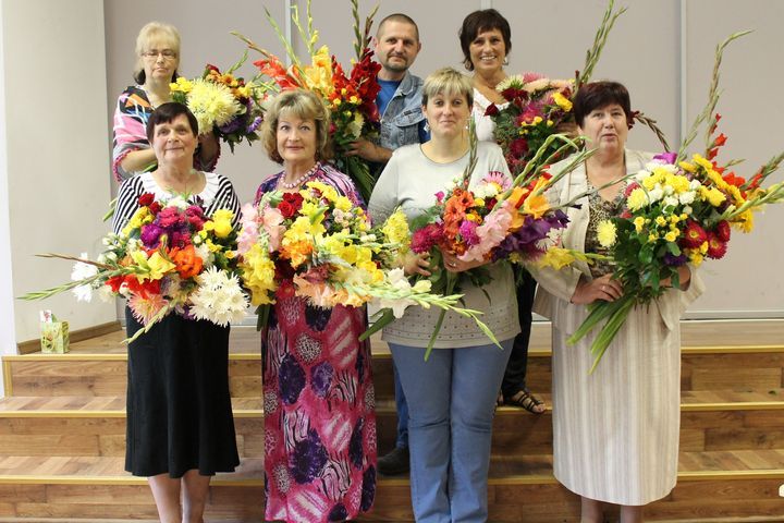 Dzirciema skola sumina ilggadējos skolotājus
