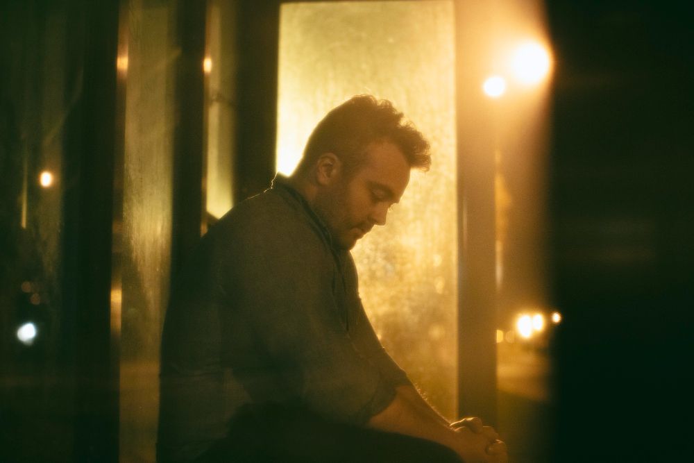 Vīrieši un atkarības. Kāpēc viņi retāk meklē palīdzību un kā to mainīt?