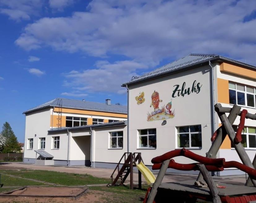 Sveiks aktīvākos arodbiedrību pārstāvjus, to vidū – Kandavas «Zīļuks» pārstāve