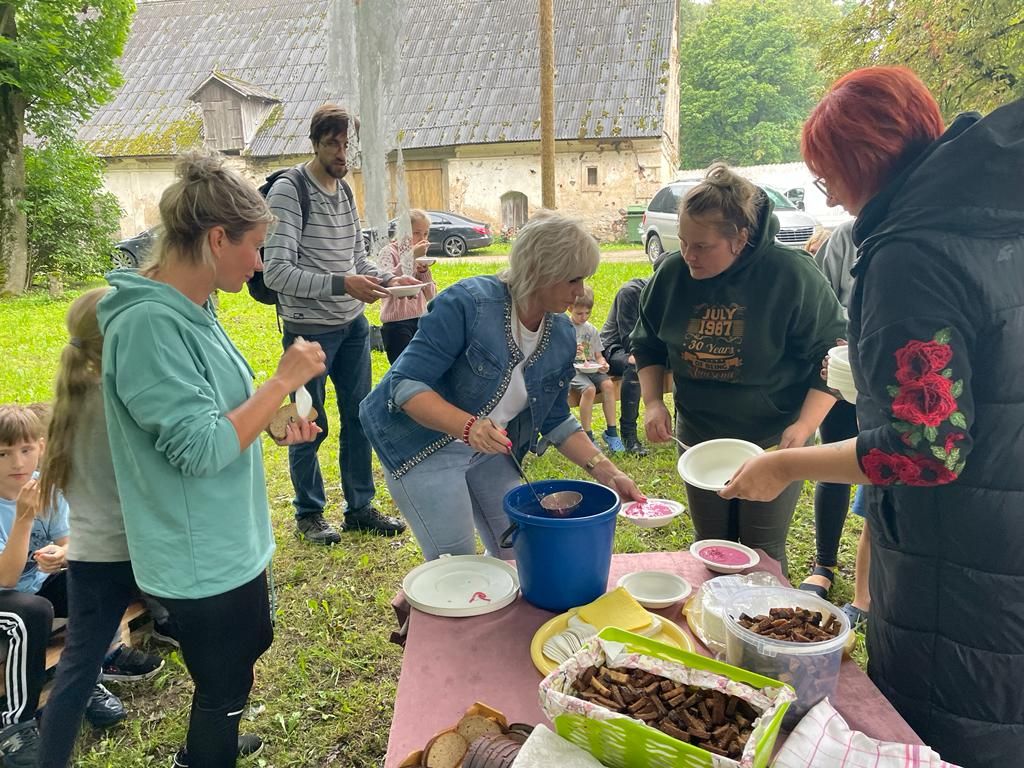 Savus svētkus svin arī Lestenē/foto un video/