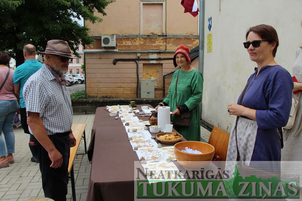 Gallery image 158825