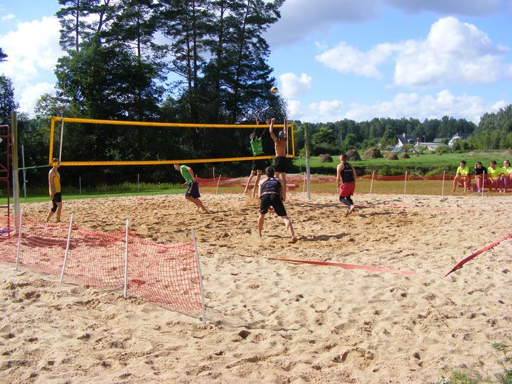 Pludmales volejbolisti noslēguši sezonu Irlavā /FOTO/