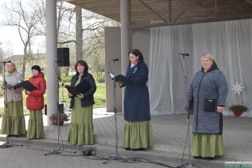 Gallery image 159404