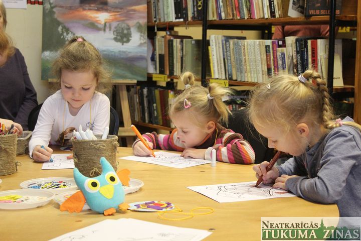 Pirmā iepazīšanās ar bibliotēku Jaunpilī/FOTO/