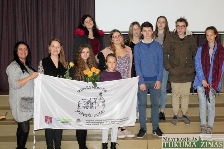 Jaunpils jaunieši ievēl vadītāju