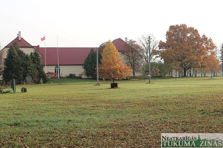 Pūrē plāno celt «Elvi» veikalu