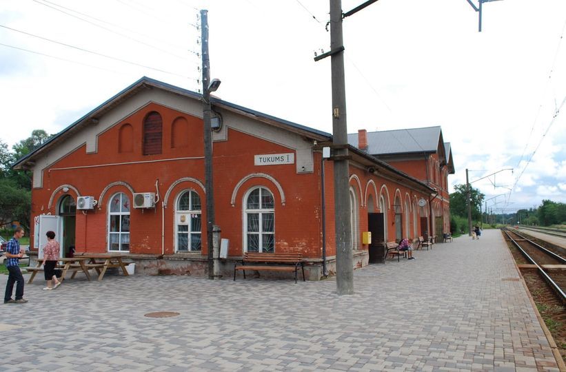 Kāpēc vilciena pienākšanas laiki nesakrīt ar autobusu kustību?