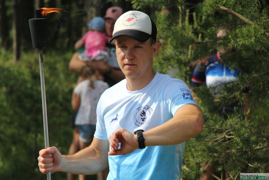 Kā Engures pludmalē piestāja «Gaismas ceļš»/FOTO/