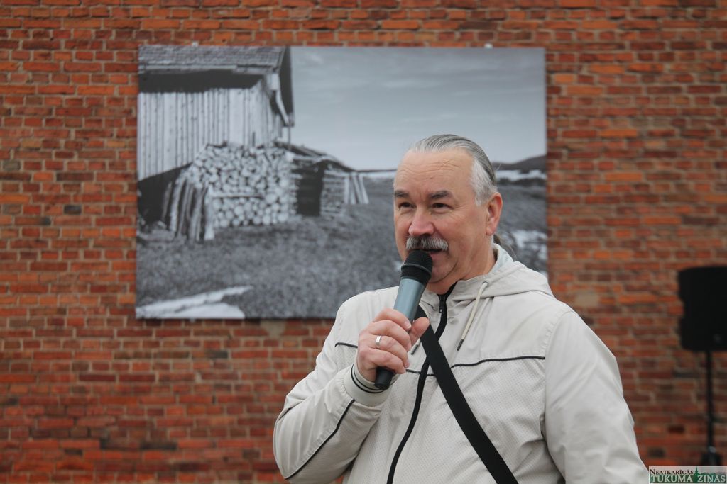 Atklāj «Vienas fotogrāfijas galeriju» Tukumā