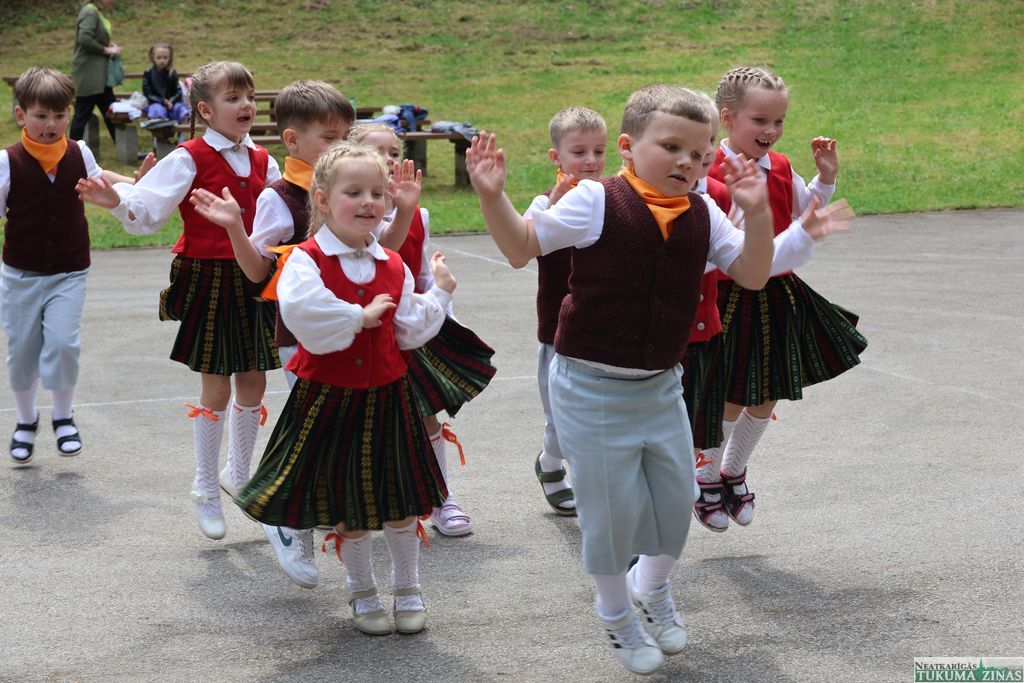 Dziesmu un deju festivālā Irlavā 