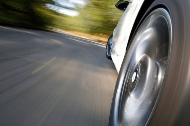 Turpmāk maksimālais braukšanas ātrums ir 90 kilometri stundā