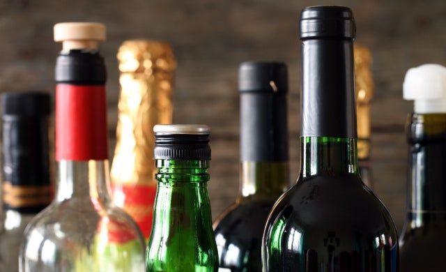 Jaunā koronavīrusa krīzes laikā internetā varēs iegādāties arī alkoholu