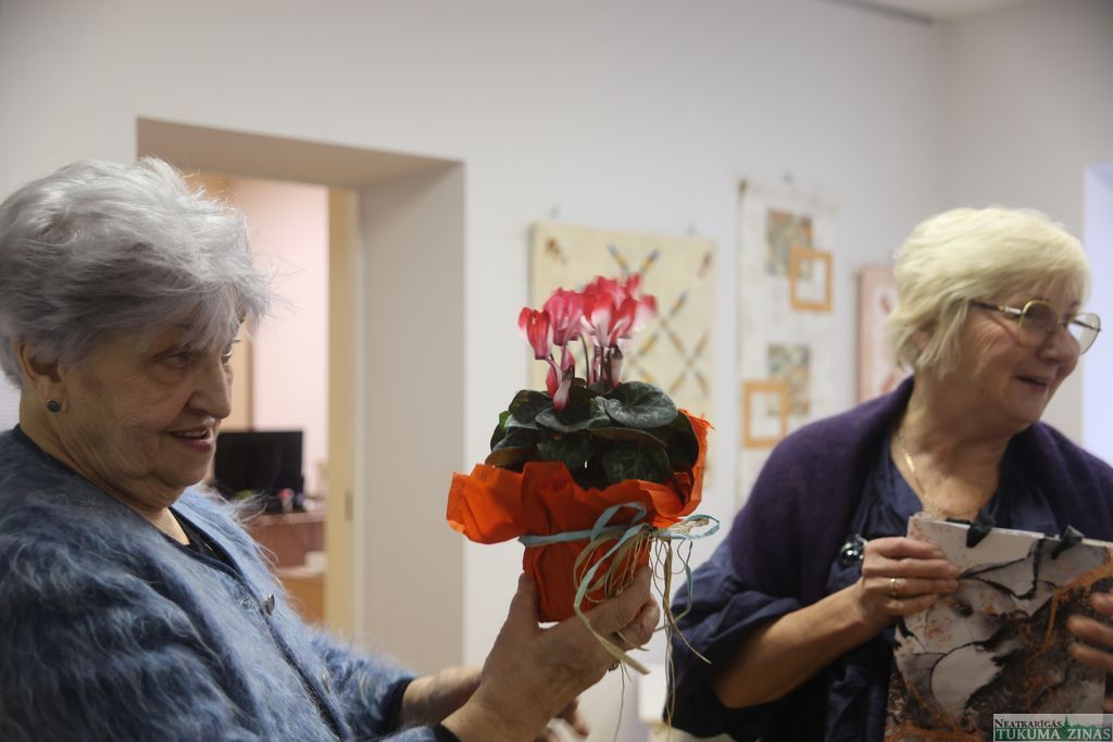 Izstādes atklāšanā Engurē 