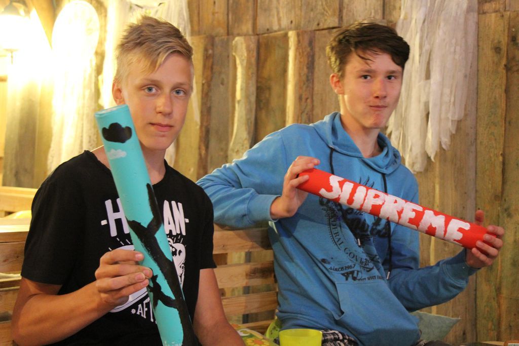 Jaunpilī jaunieši mācās pirts gudrības un gatavot instrumentus