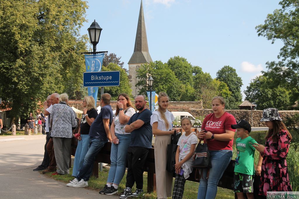 Gallery image 152402