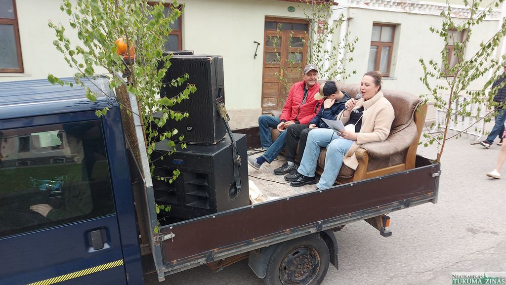 Atskatoties uz Kandavas svētkiem