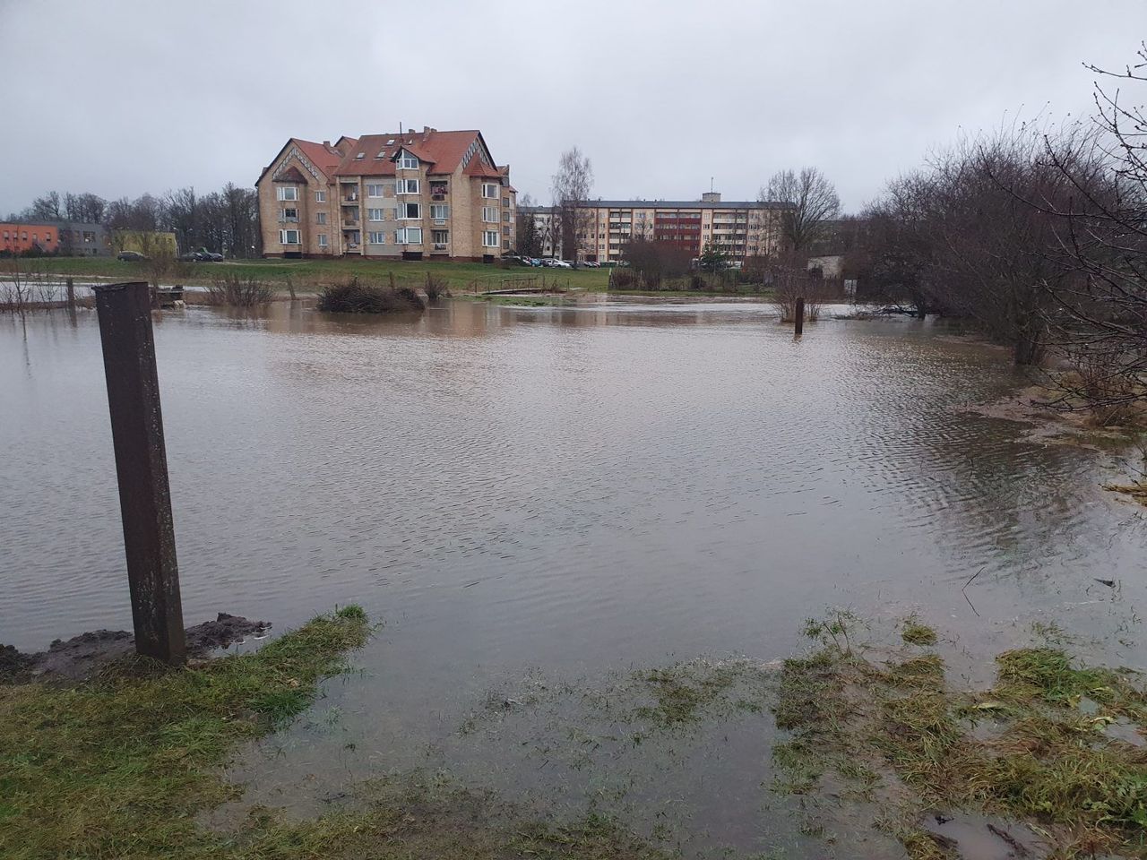 Slocene izkāpusi no krastiem/papildināts/