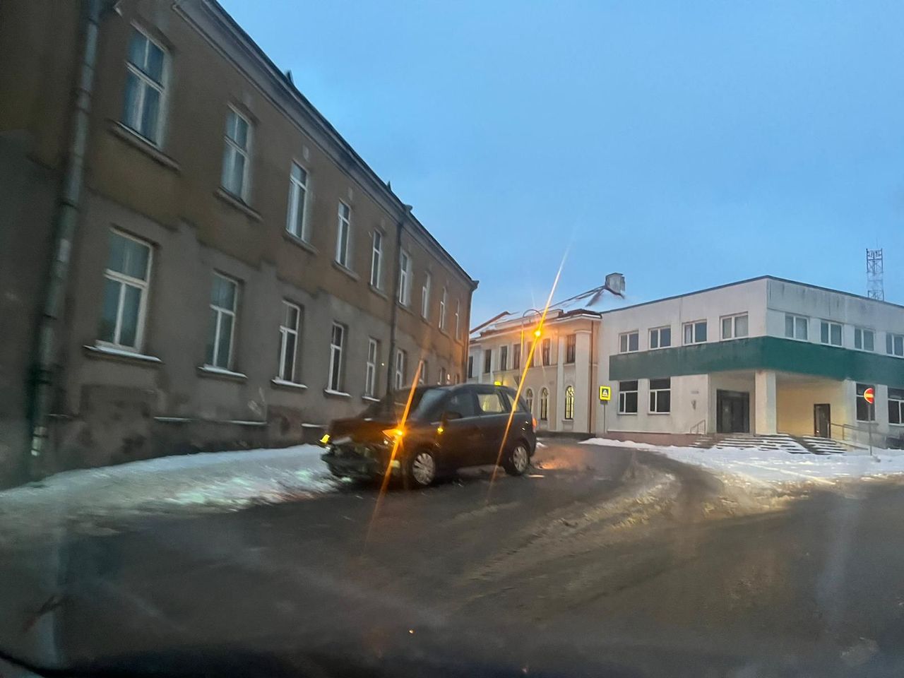 Negadījums “stacijas kalnā” Tukumā/FOTO/