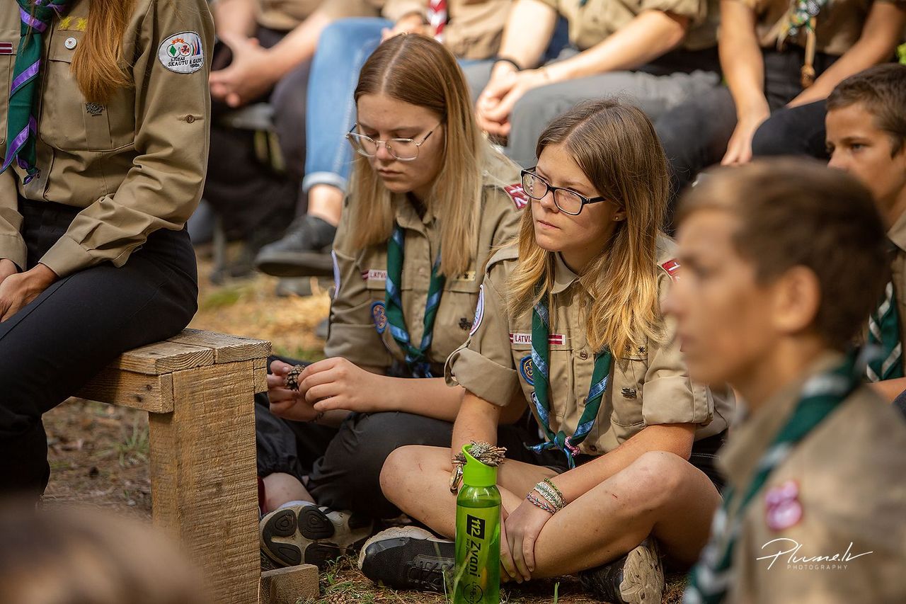 Arī tukumnieki piedalās skautu un gaidu nometnē