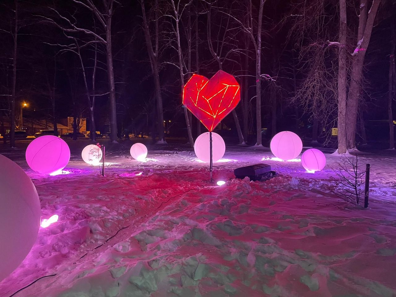 Gaismu spēles Tukuma parkā/video/