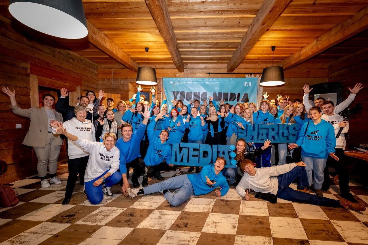 Atklāta devītā “Young Media Sharks” Starptautiskā mediju nometne kinopilsētā “Cinevilla”