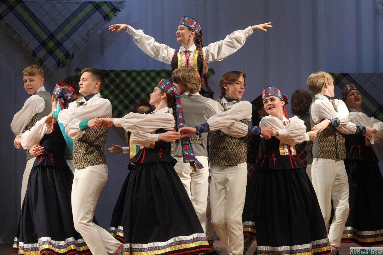 Deju kolektīva «Namejs» jubilejas koncerts