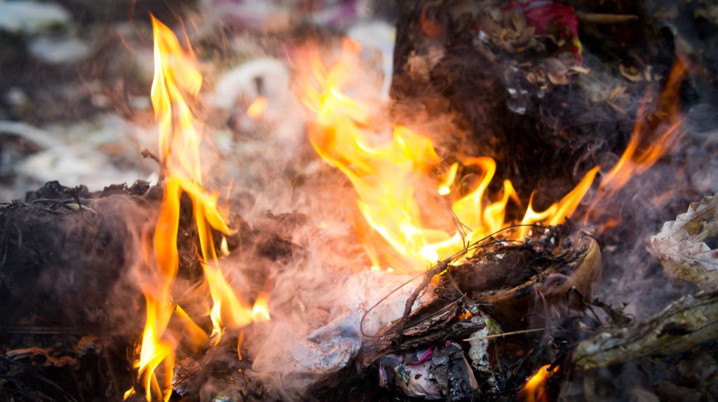 Smārdes pagastā deguši dzīvojamie vagoniņi