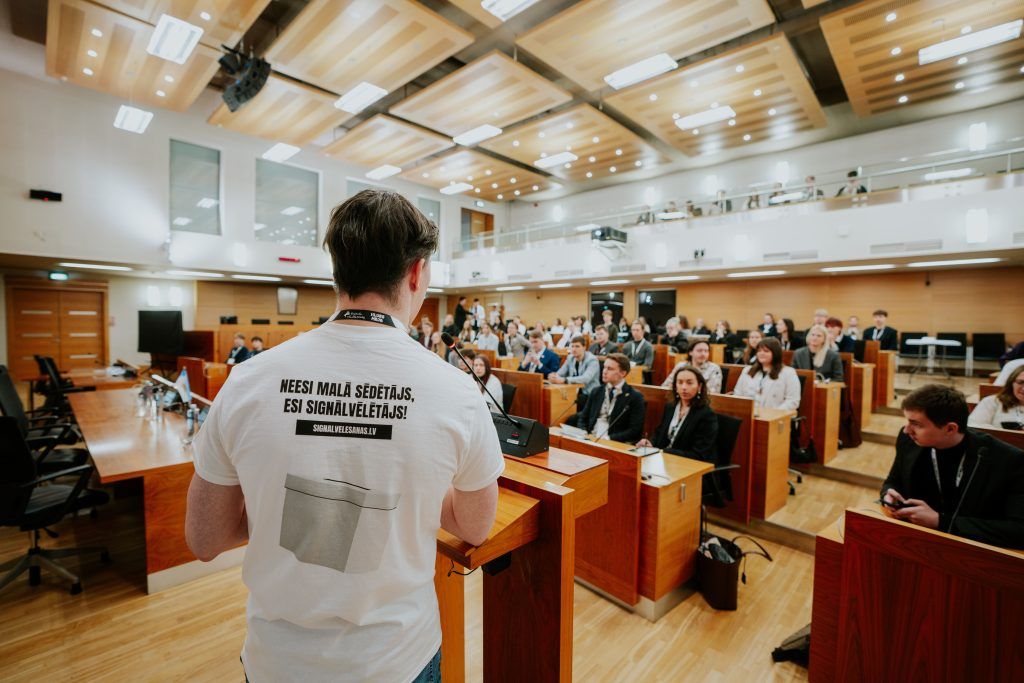 Sākas Signālvēlēšanu debates – 60 000 Latvijas jaunieši gatavojas Signālvēlēšanām