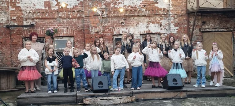 «Varavīksne» noslēdz Tukku magi dziesmoto sezonu