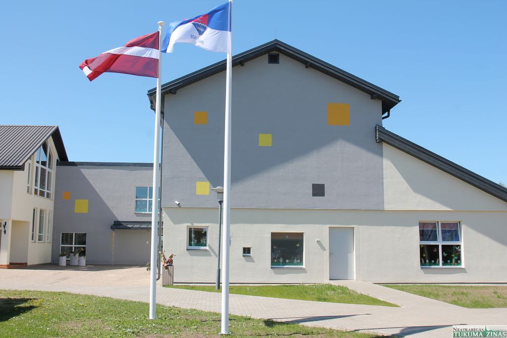 Smārdē atklāj bērnudārza «Ķipari» piebūvi