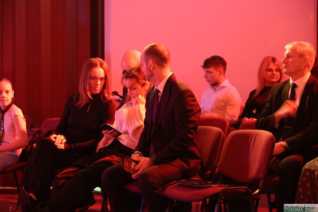 Gallery image 261037