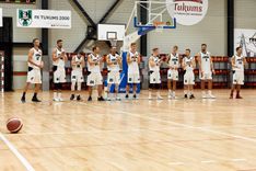 Gaidot Užavas kausa izcīņas pirmo spēli Tukumā