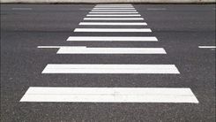 Tukumā traktors notriec gājēju