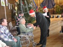 Sveic tukumniekus «Raudas» pansionātā