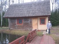 Latvieši kops savu zaļo zemīti