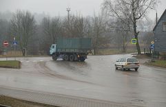 Tukumā rūpīgāk iezīmēs gājēju pārejas