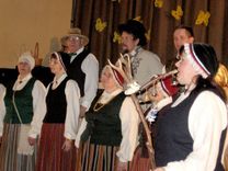 Folkloristu sadziedāšanās Zantē