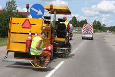 Sāk zīmēt svītriņas 