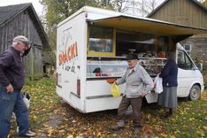 Pa ceļu ripo veikaliņš