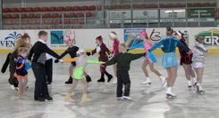 Ziemassvētku vecītis uz slidām