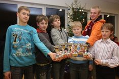 Gadsimta spēle hokejā - dēli pret tēviem