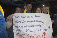 Kāpēc ļaudis brauca uz tautas sapulci?