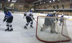 Veterānu hokeja līgas spēlē TUKUMS - KAGRI