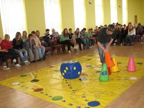 Eiropas nedēļā kandavas skolēni spēlē erudītu spēli «Ceļojums pa Eiropu»