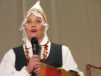 Gunta Krecere jubileju svin kopā ar saviem dejotājiem