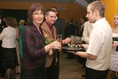 Pirmā Preses balle – rožu noskaņā